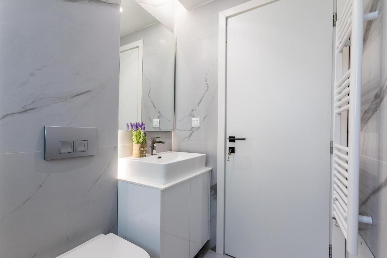Vári Varkiza Luxury Suites By Raise מראה חיצוני תמונה