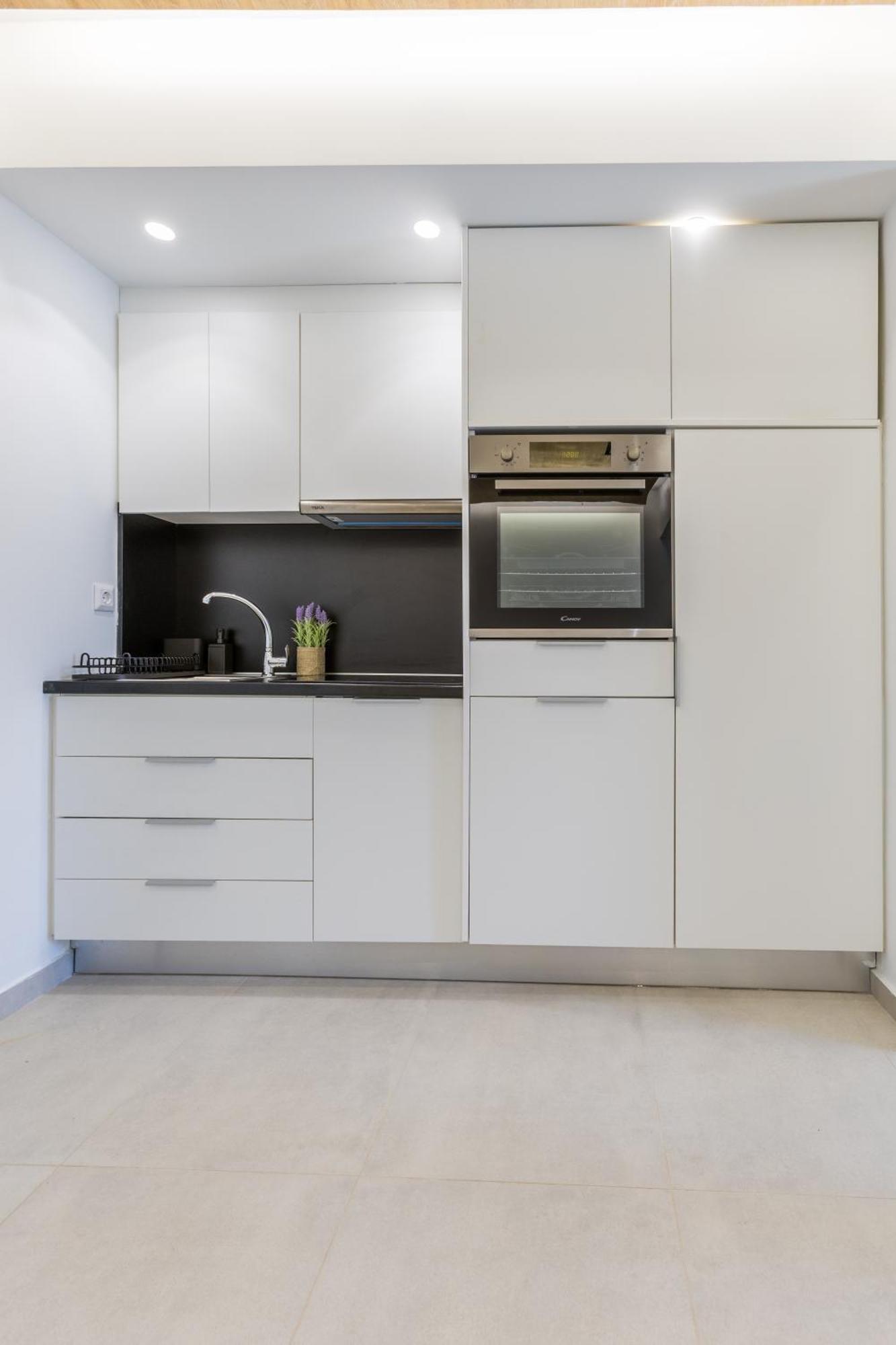 Vári Varkiza Luxury Suites By Raise מראה חיצוני תמונה
